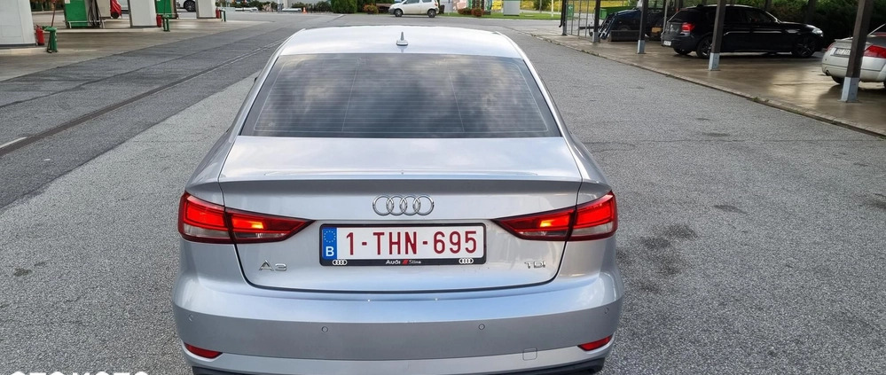 Audi A3 cena 71900 przebieg: 143600, rok produkcji 2018 z Wojkowice małe 211